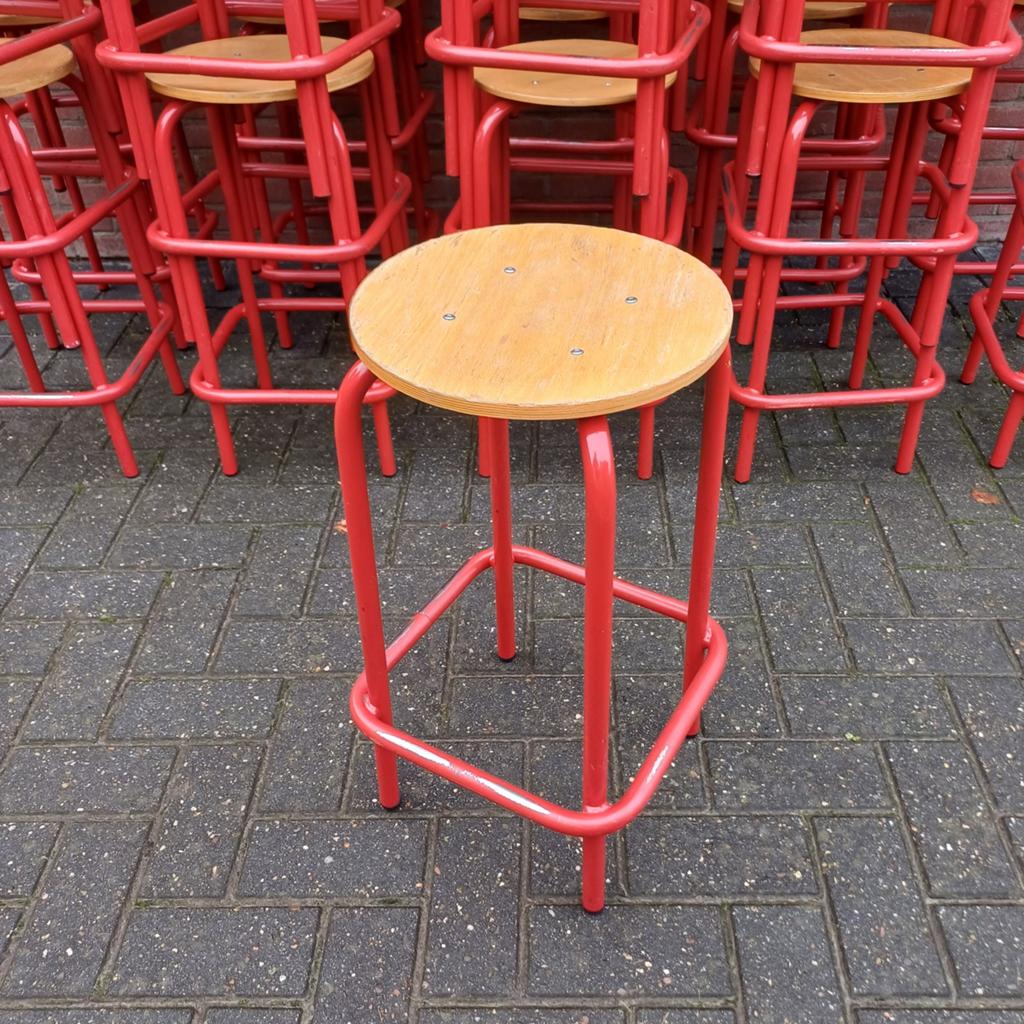 29x vintage school atelier werkplaats krukken partij krukken, 5 krukken of meer, Ophalen, Gebruikt, 60 tot 90 cm
