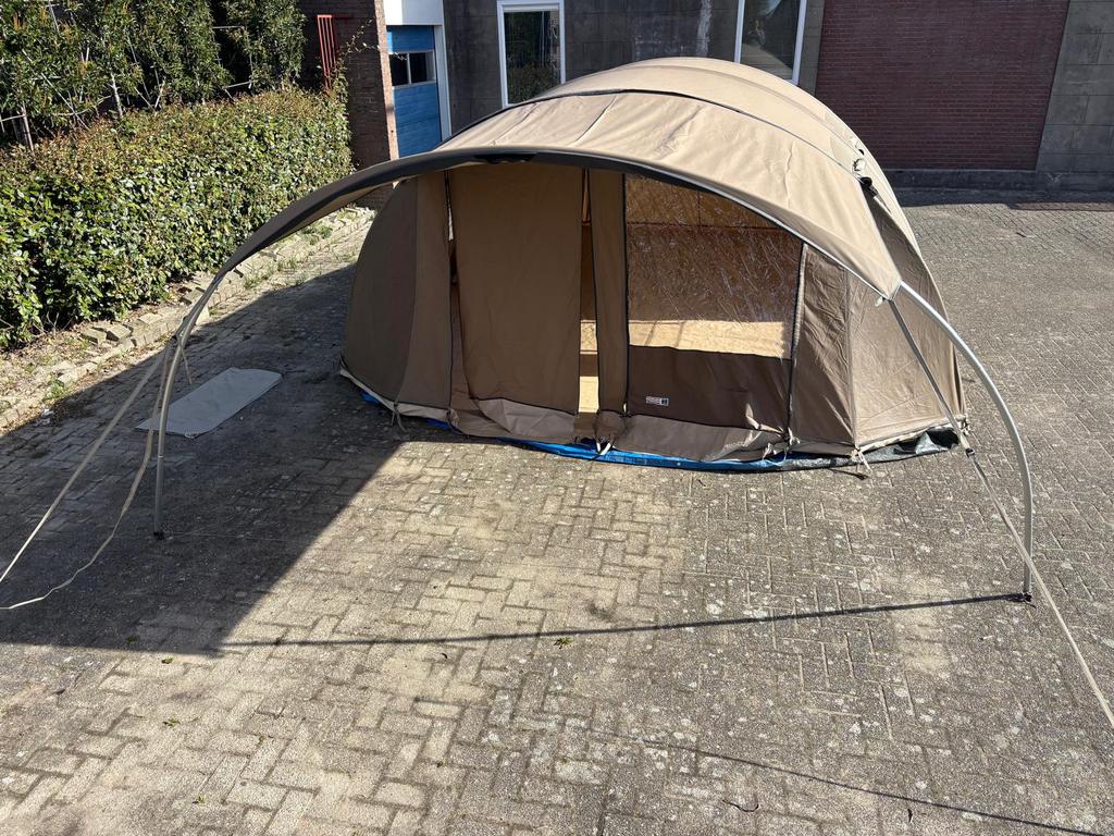 Falco Zeearend 6, Caravans en Kamperen, Tenten, tot en met 6, Zo goed als nieuw, Ophalen