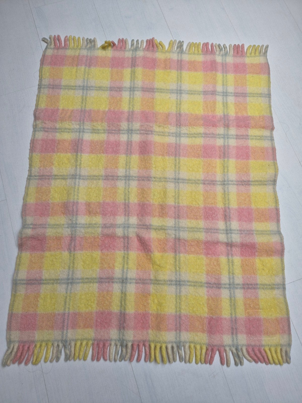 Vintage wollen baby deken 100% scheerwol, Gebruikt, 50 tot 100 cm, Vintage, Geruit, Grijs