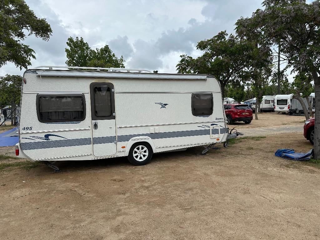 Caravan Fendt Bianco 495, Caravans en Kamperen, Rondzit, Particulier, Vast bed, Kachel
