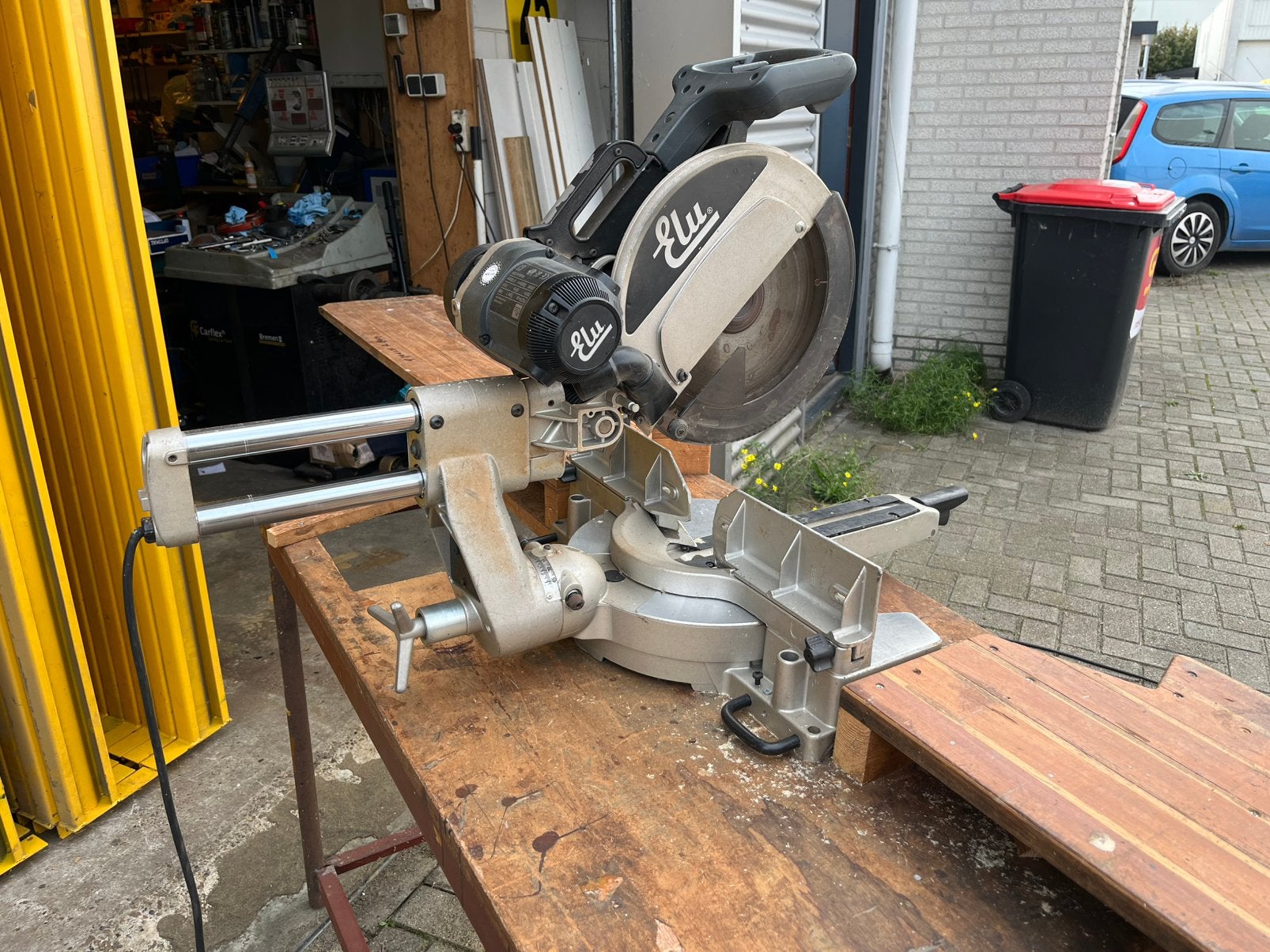 Afkortzaag verstekzaag zaagtafel zaagmachine 220v werkblad️, Ophalen, 70 mm of meer, Zo goed als nieuw, Afkortzaag