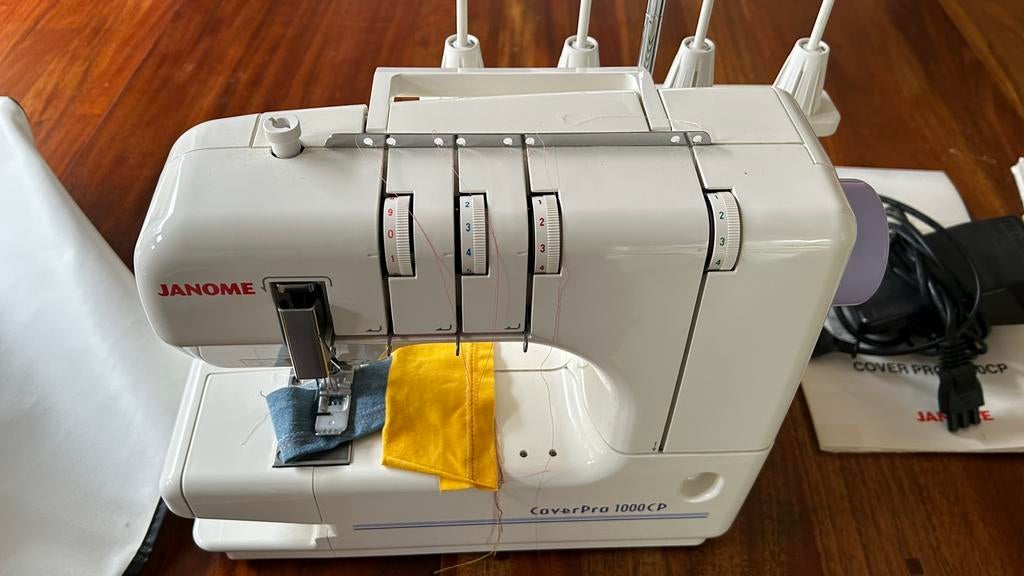Janome cover lock machine compleet, Hobby en Vrije tijd, Naaimachines en Toebehoren, Ophalen of Verzenden, Zo goed als nieuw, Lockmachine