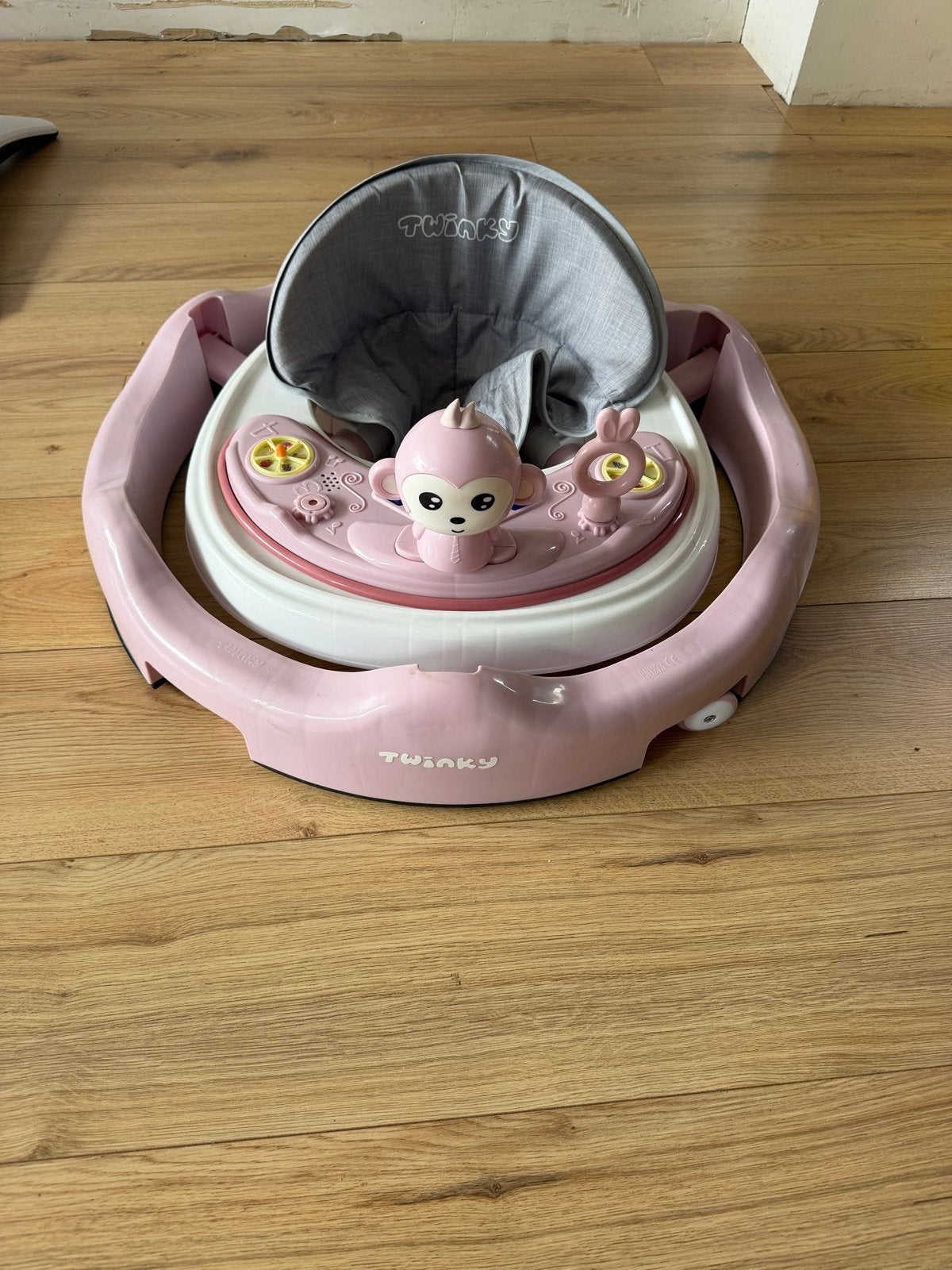 Twinky Baby Walker - Roze met Speelgoed, Ophalen, Zo goed als nieuw