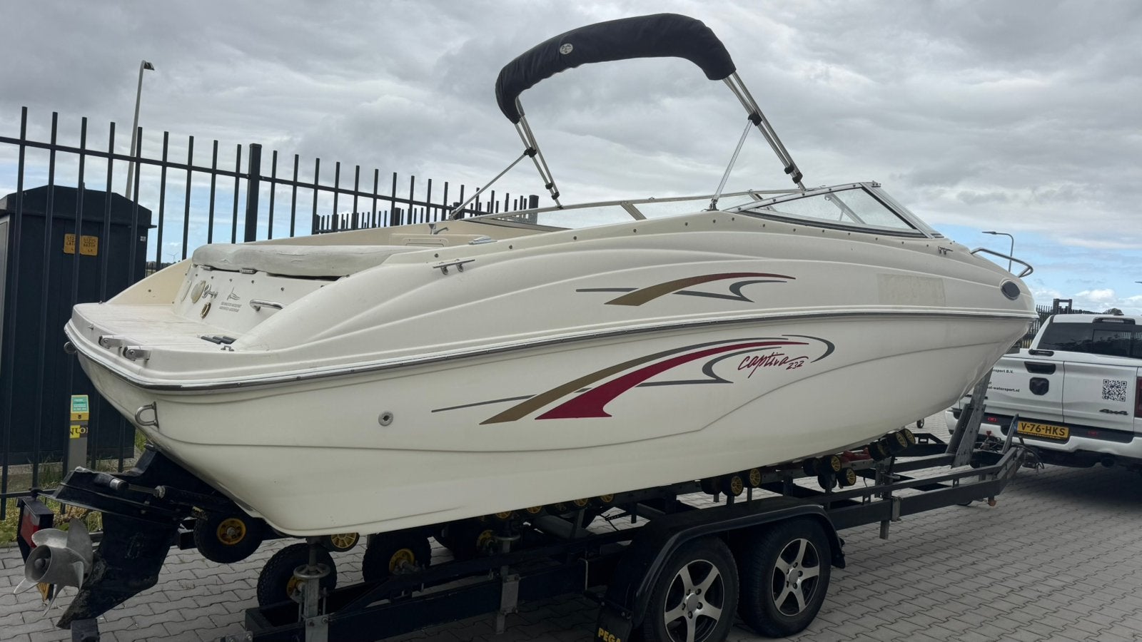 Rinker 232 Captiva Cuddy - 5.0 MerCruiser, Watersport en Boten, Speedboten, Info@admiraal-watersport.nl, Westrak 15, Binnenboordmotor