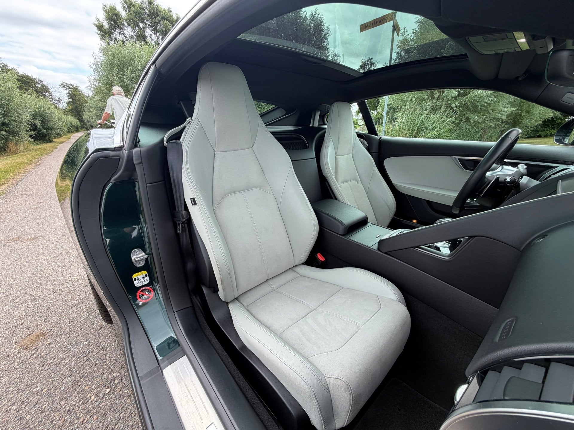 Jaguar F-TYPE 2.0T R-Dynamic / Panoramadak / Meridian / Came, Auto's, Automaat, Euro 6, 4 cilinders, Alcantara