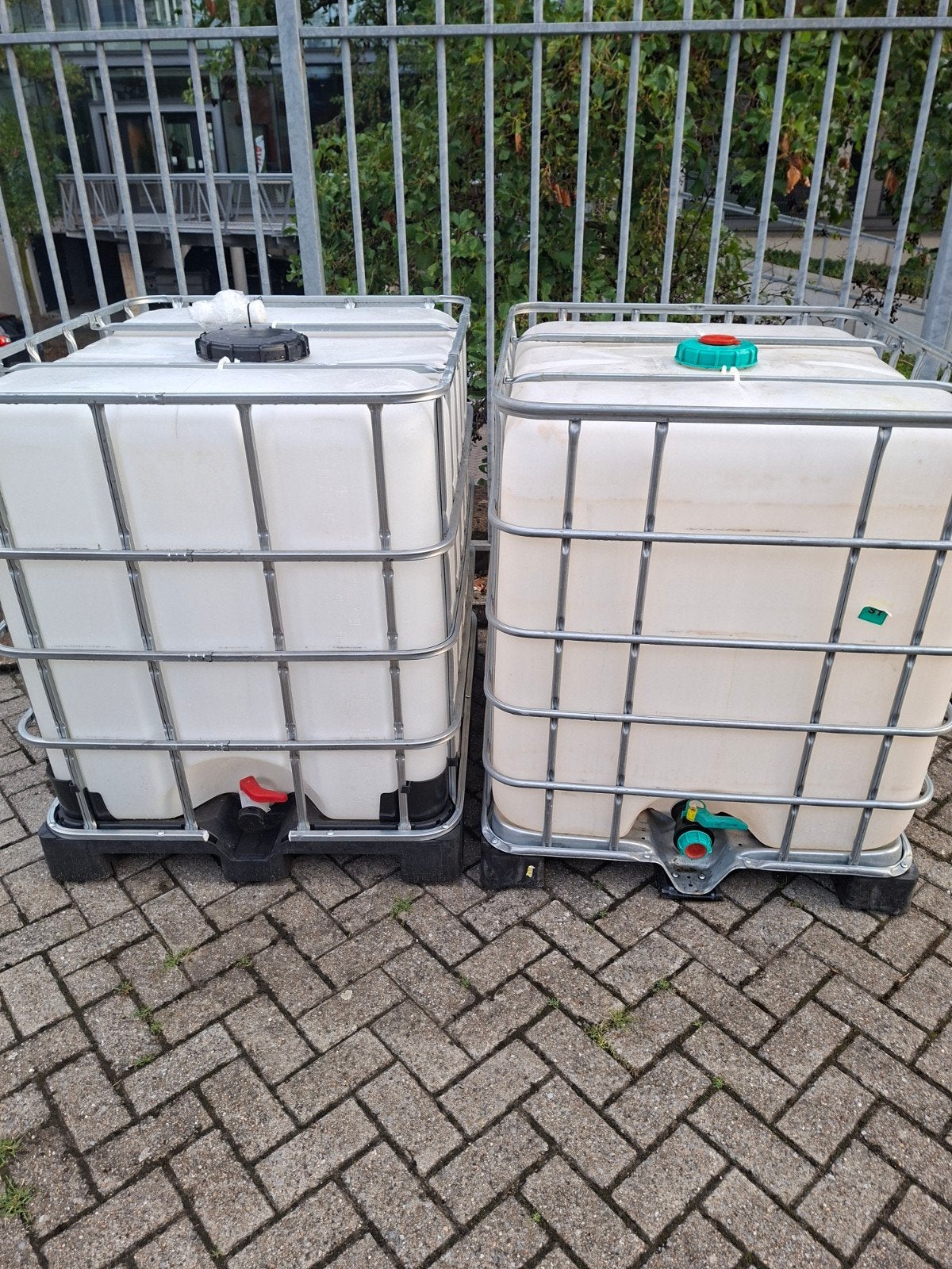 gebruikte 1000L  ibc's, Tuin en Terras, Ophalen, Kunststof, Gebruikt, Met kraantje