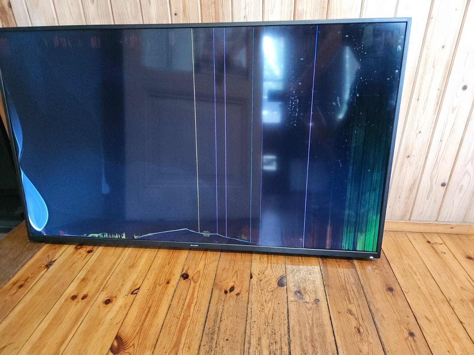 Sharp TV met Harman Kardon audio - defect LCD, Ophalen