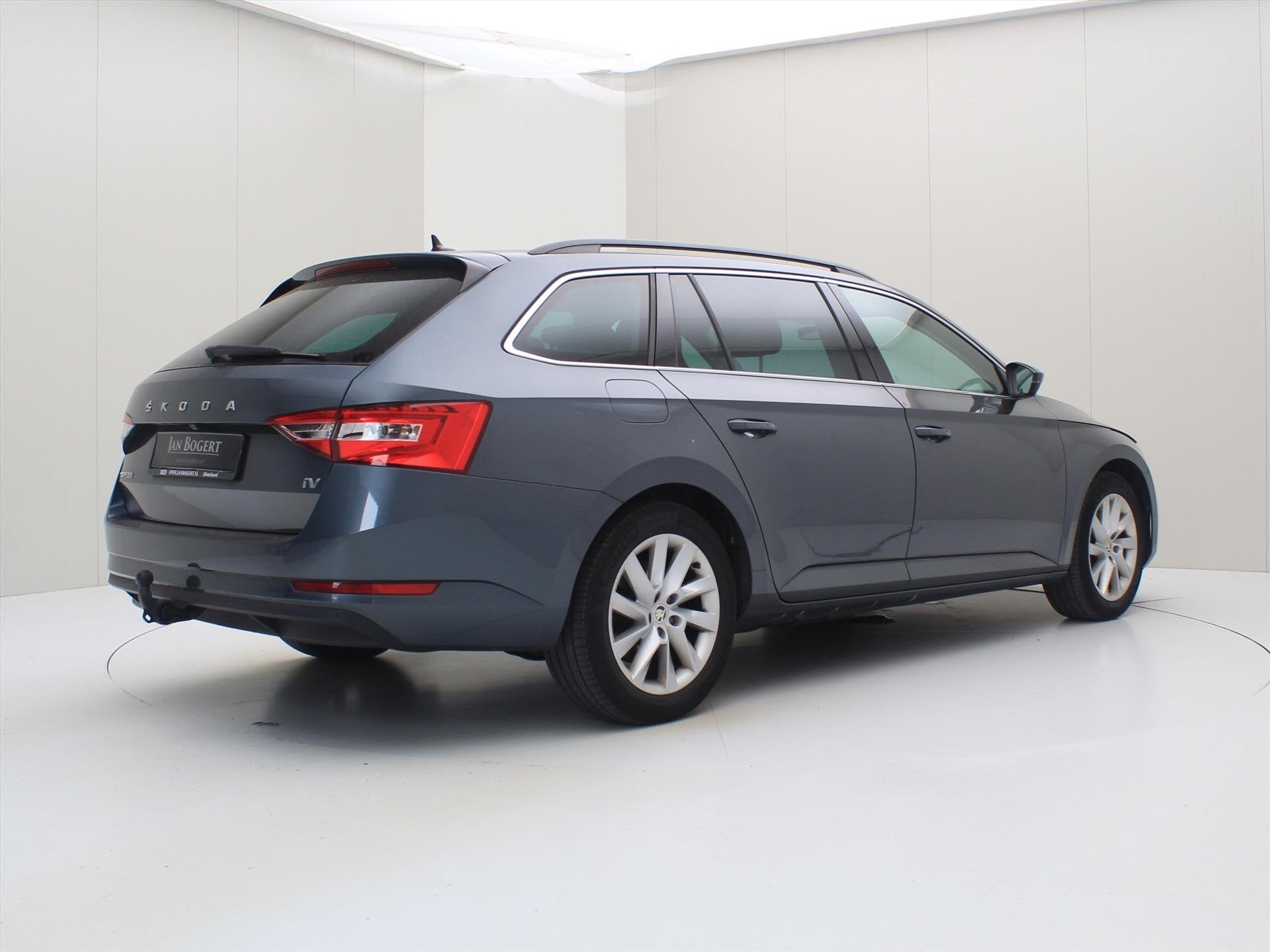 Skoda Superb Combi 1.4 TSI iV PHEV 218PK DSG6 Ambition Busin, Automaat, Stof, Gebruikt, 4 cilinders