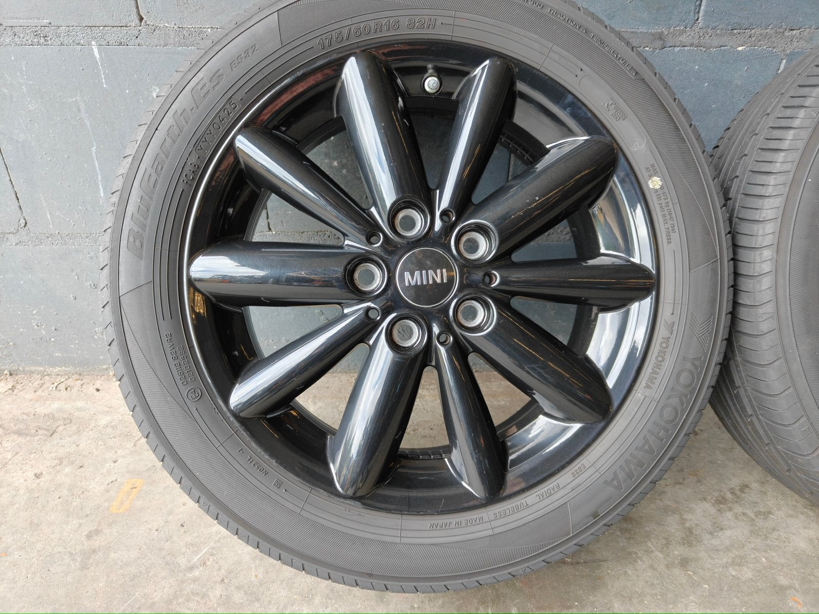 Originele Mini Cooper Zomerset Radial Spoke TPMS Yokohama, Auto-onderdelen, Banden en Velgen, Gebruikt, 16 inch, Banden en Velgen