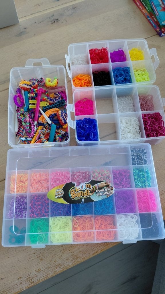 Grote loombandjes set inclusief opbergdozen en accessoires, Gebruikt, Overige typen, Meerkleurig, Ophalen of Verzenden