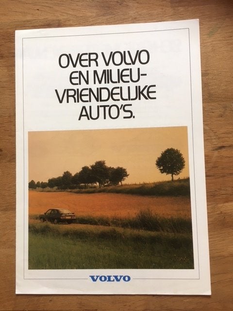 brochure: Over Volvo en milieuvriendelijke auto's (1987)  NL, Ophalen of Verzenden, Gelezen, Volvo