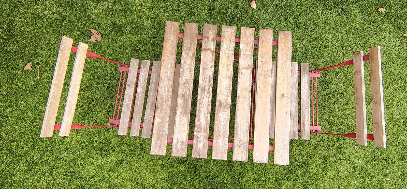 Foto 2 van IKEA set of table and chairs for the balcony/garden