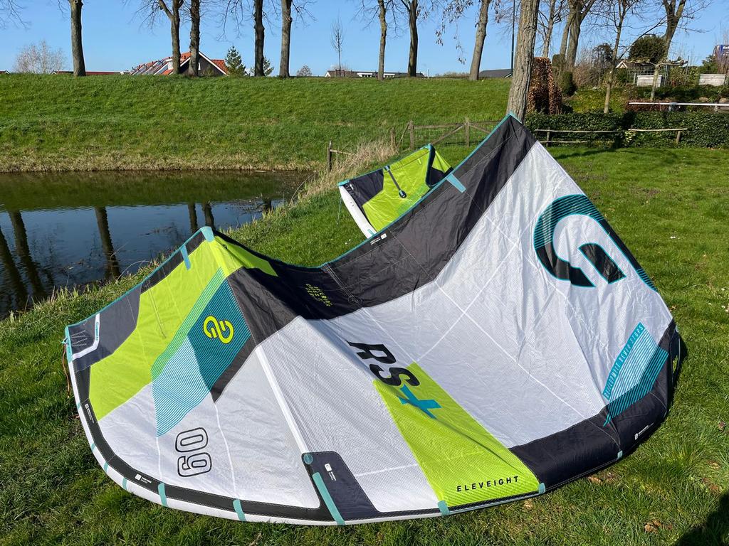 Kite set 12m + 9m + bar, Watersport en Boten, Kitesurfen, Twintip, Ophalen, Zo goed als nieuw, 9 m²