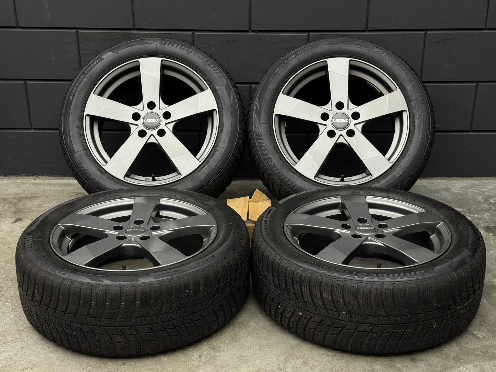 17 inch Dezent TD VW Passat T-Roc Caddy 5x112 ET45 215/55/17, Auto-onderdelen, Banden en Velgen, Ophalen, 215 mm, ., Banden en Velgen
