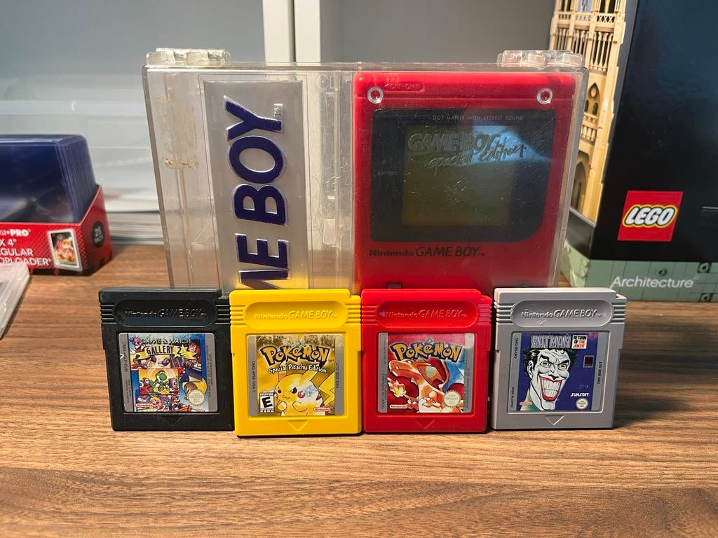 Gameboy play it loud special edition rood met pokemon, Spelcomputers en Games, Spelcomputers | Nintendo Game Boy, Ophalen of Verzenden