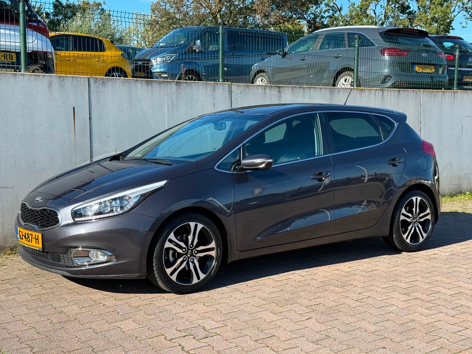 Kia Cee'd 1.6 GDI BusinessLine/NAVI/CAMERA/28741 KM NAP/DEAL, Voorwielaandrijving, Gebruikt, 4 cilinders, Origineel Nederlands