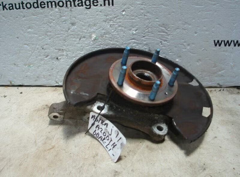 FUSEE LINKS VOOR Astra J (PC6 / PD6 / PE6 / PF6) (13502829), Bahnhofsplatz 65423 Rüsselsheim am Main, DE, Gebruikt, Opel, Opel Automobile GmbH