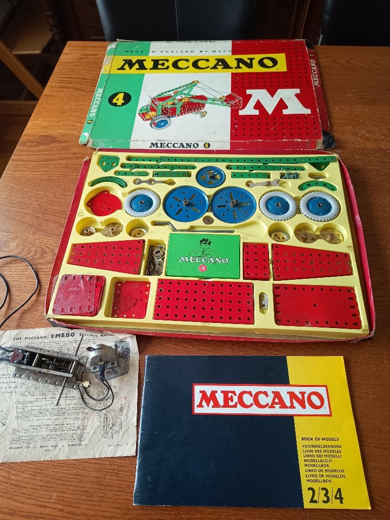 Originele grote doos Meccano nr. 4 met motortje en boekje, Ophalen of Verzenden, Gebruikt