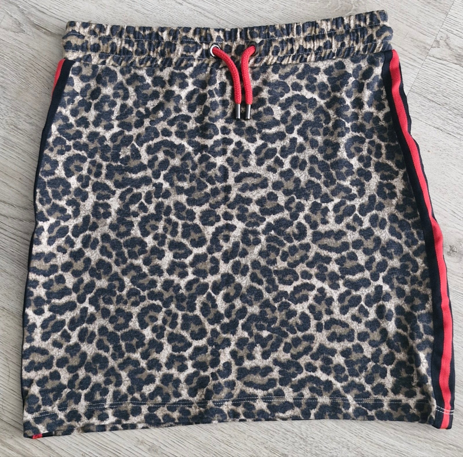 leopardprint rokje met rode streep, Kleding | Dames, Rokken, Only, Ophalen of Verzenden, Zo goed als nieuw, Maat 36 (S)