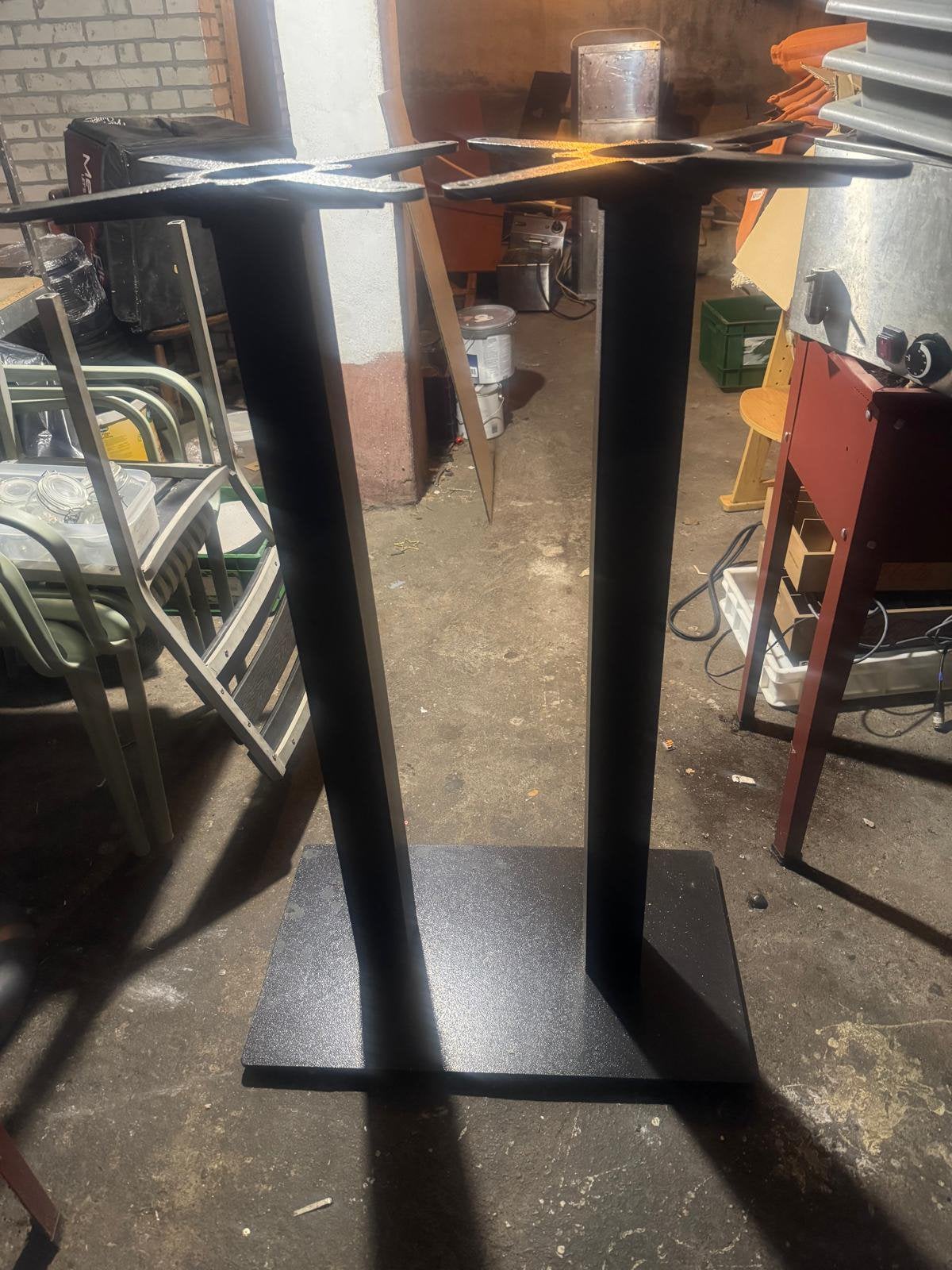 Onderstellen voor (terras)tafels, Ophalen, Gebruikt