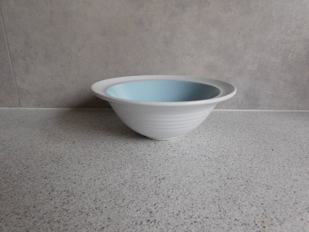 Schaal Kom 6,5x7 cm. Cool Mist Blauw Johnson Brothers, Ophalen of Verzenden, Zo goed als nieuw, Kom(men), Overige stijlen