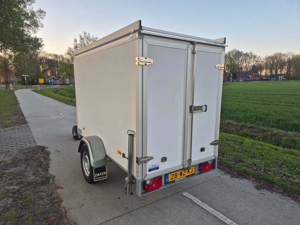 Hapert Gesloten Aanhangwagen 250 x 130 x 150 1350kg, Ophalen of Verzenden, Zo goed als nieuw
