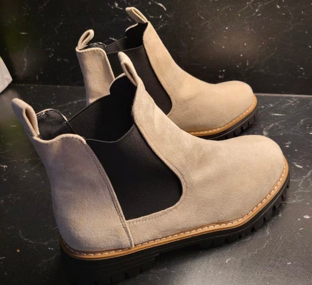 Nieuwe dames laarzen, Kleding | Dames, Schoenen, Ophalen of Verzenden, Nieuw, Zwart, Hoge laarzen