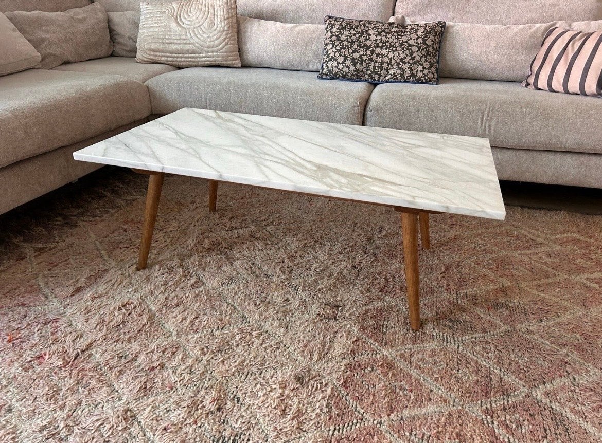 Salontafel met Calacatta marmeren blad en eikenpoten, Ophalen, Gebruikt, 100 tot 150 cm, Eikenhout