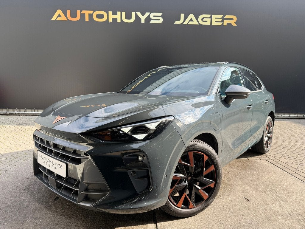 CUPRA Terramar 1.5 TSI e-Hybrid VZ Performance Pano Keyless, Auto's, Cupra, Stof, Terramar, 4 cilinders, 2000 kg