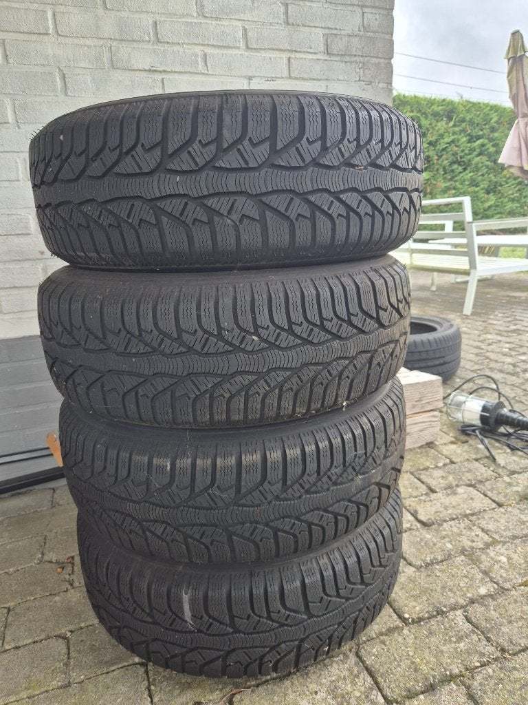 set winterbanden (prijs: advertentiekosten marktplaats), Ophalen, Gebruikt, 15 inch, Banden en Velgen