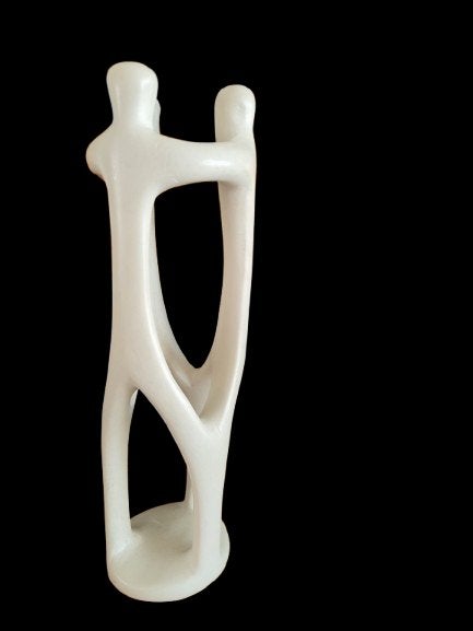 Kenia Kisii authentiek Unity Sculpture. 26 cm hoog, Steen/keramiek, 26 cm, Beeld, Afrika