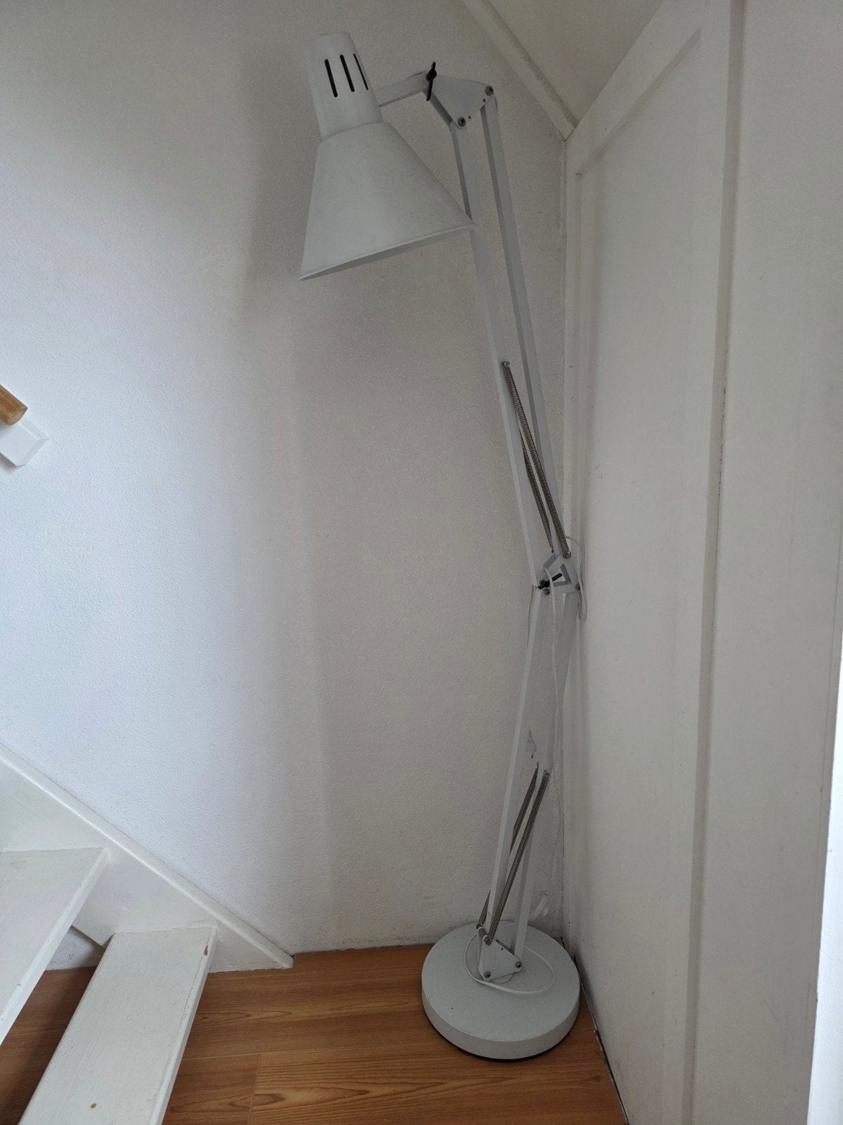 Grote witte staande lamp, verstelbaar, Gebruikt, Modern, Industrieel, 200 cm of meer, Metaal