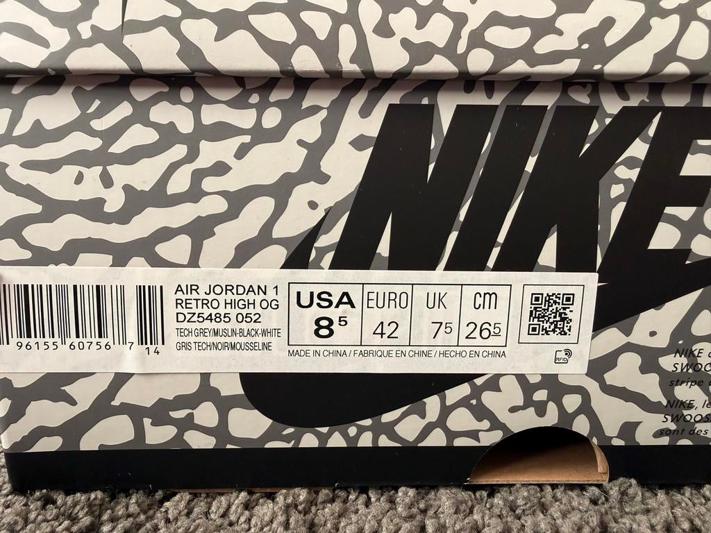 Nike Jordan 1 Retro White Cement EU42, Ophalen of Verzenden, Zo goed als nieuw, Wit, Sneakers of Gympen