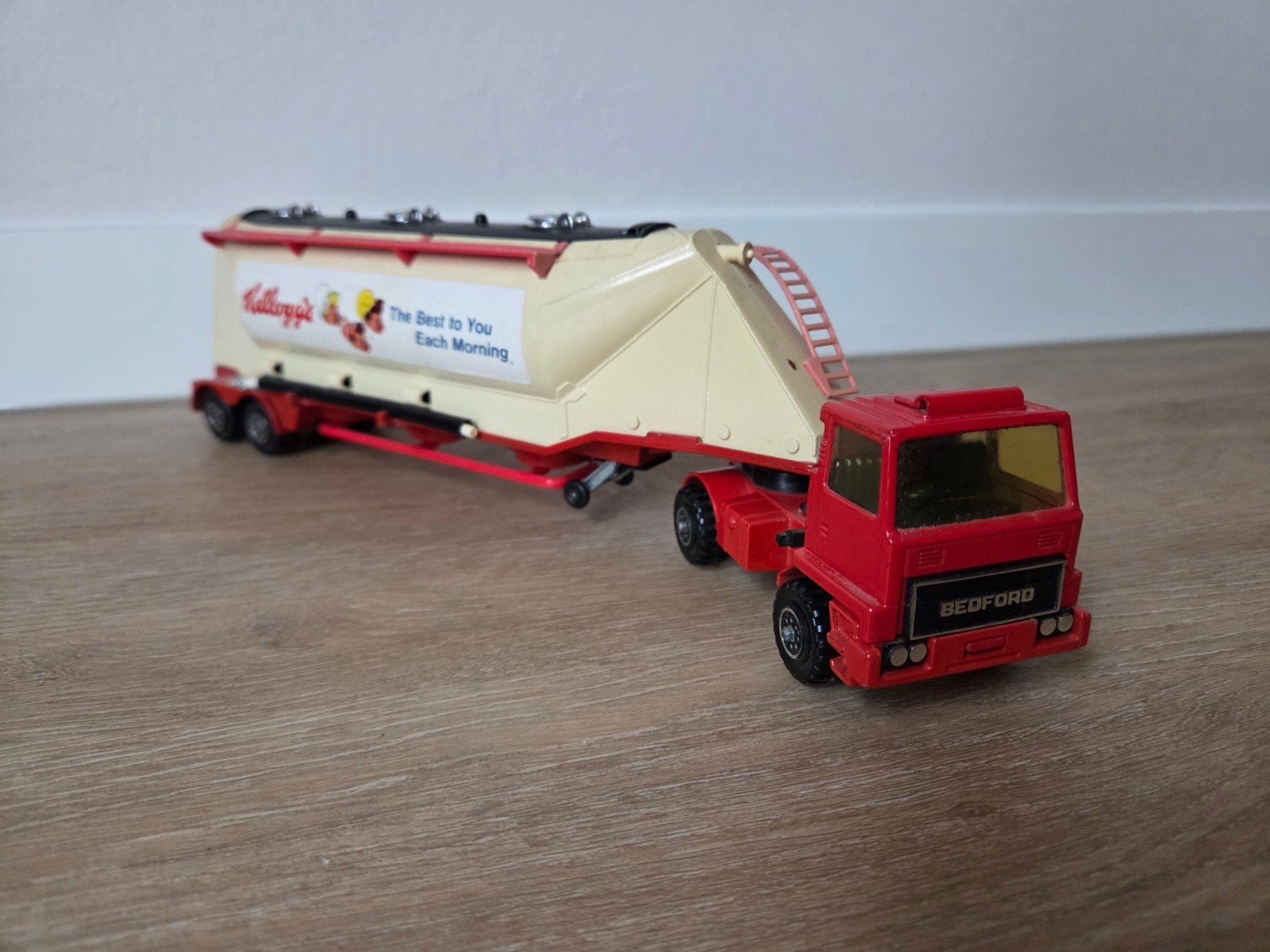 Matchbox Superkings Bedford Kellogg's onderlosser, Ophalen of Verzenden, Gebruikt, Bus of Vrachtwagen