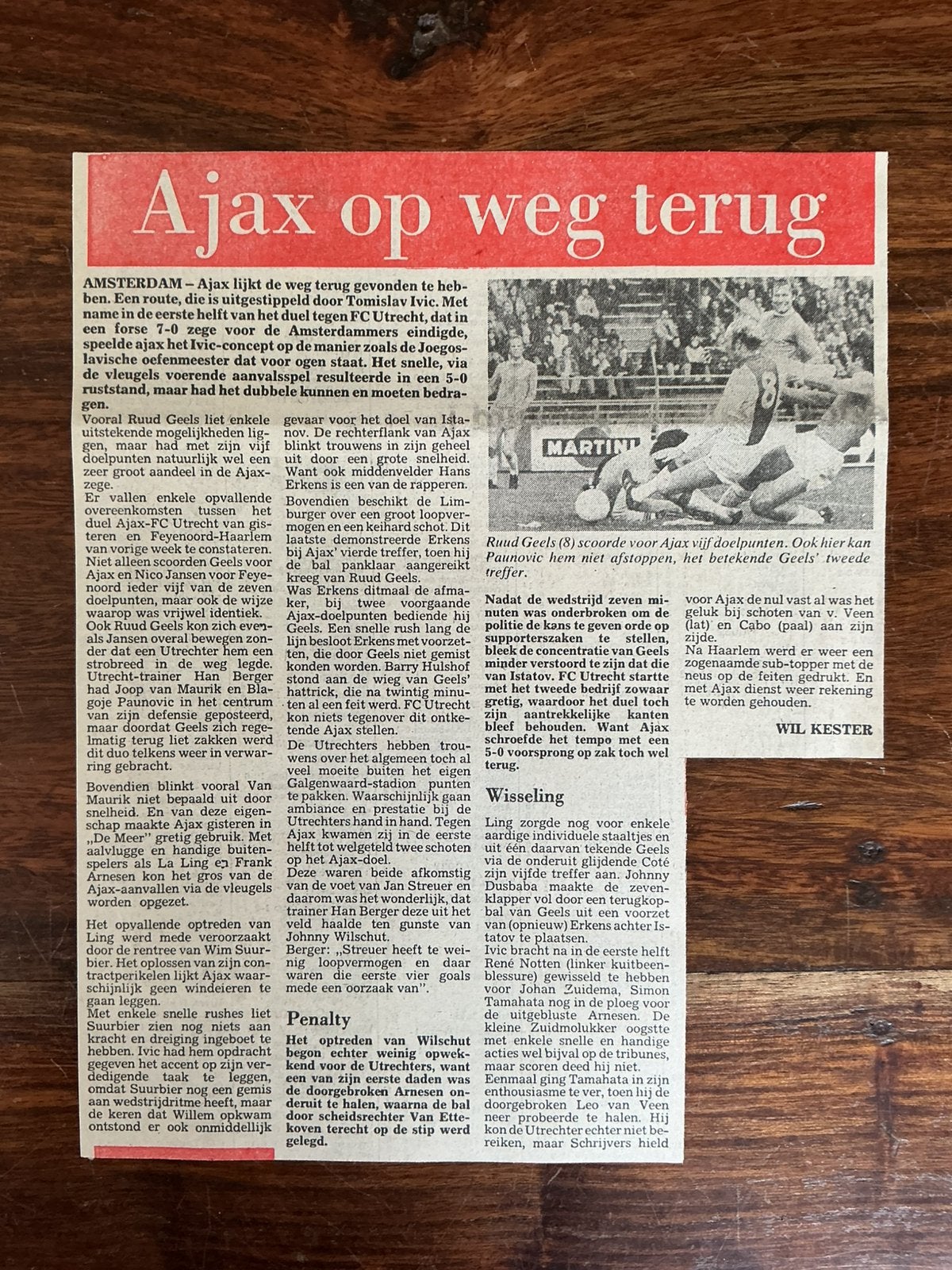 Voetbal krantenartikel Ajax FC Utrecht oktober 1976, Ophalen of Verzenden, Knipsel(s)