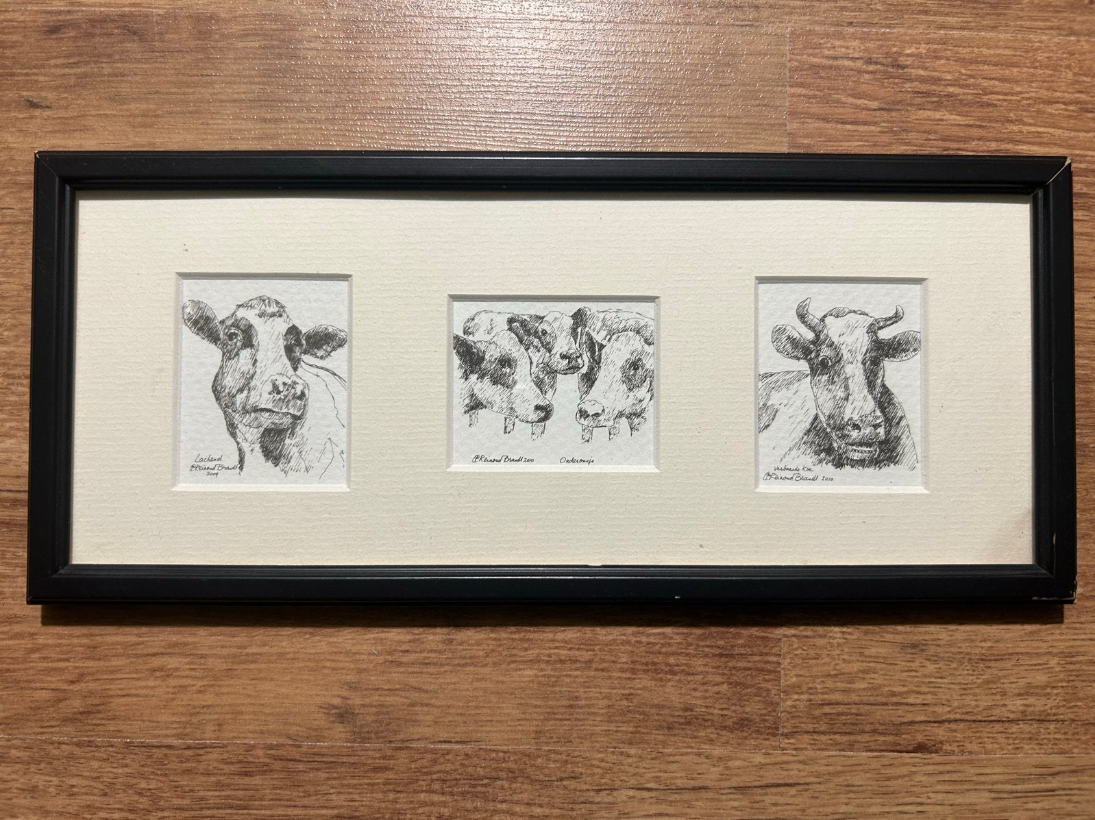 3 Pentekeningen van Reinoud Brandt: Koeien in Passe-partout, Antiek en Kunst, Ophalen of Verzenden, Tekening, Pentekening, Met passe-partout