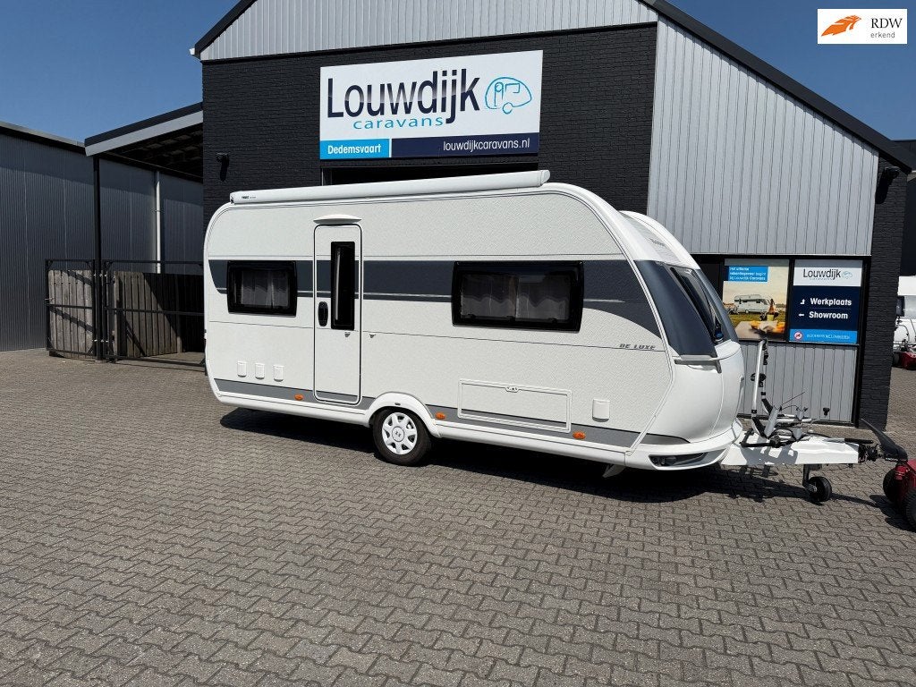 HOBBY De Luxe 460 UFE ’22 (Fransbed, Luifel), Caravans en Kamperen, Rondzit, Bedrijf, 6 tot 7 meter, Tot en met 4