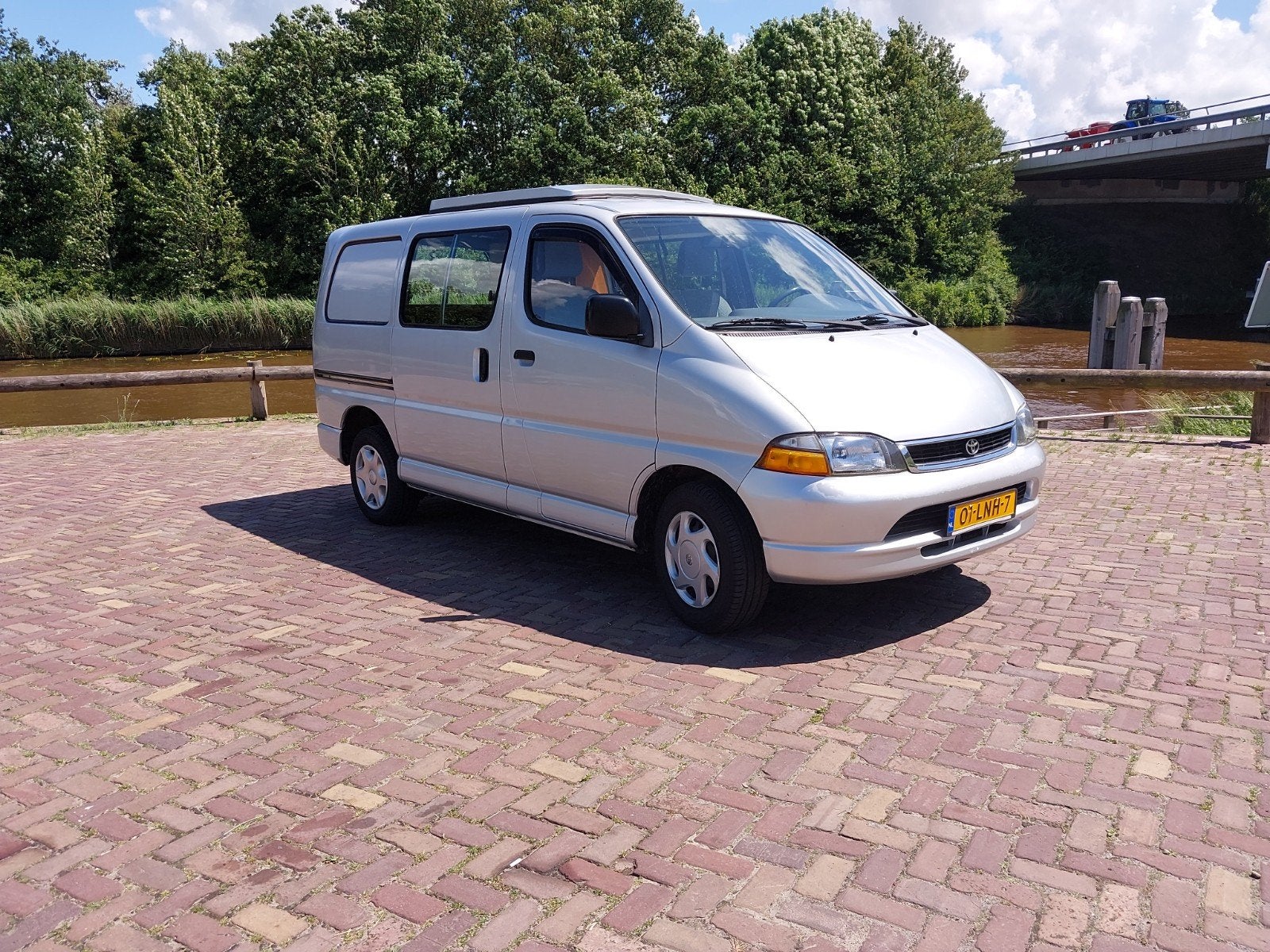 Camperbus, Toyota Hiace 2,4D Emotion, 2000, Auto's, Metallic lak, Achterwielaandrijving, Overige modellen, 2000 kg