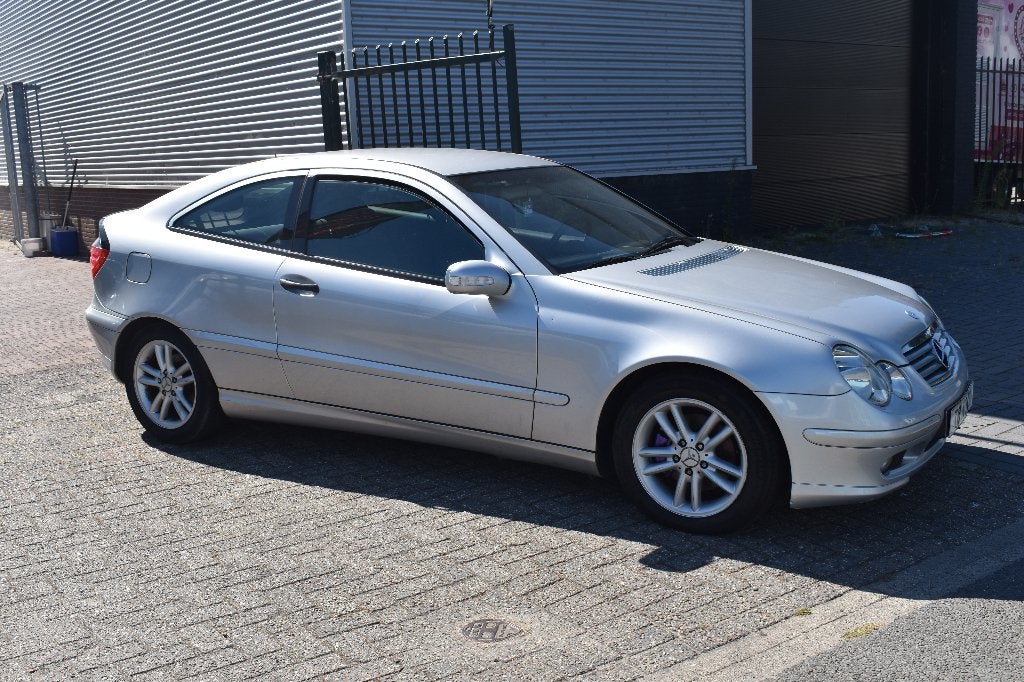 Mercedes-Benz C-Klasse 1.8 C200 Kompr Sportcoupe 2006 Grijs, Auto's, Mercedes-Benz, 4 cilinders, 4 stoelen, 1796 cc, 163 pk