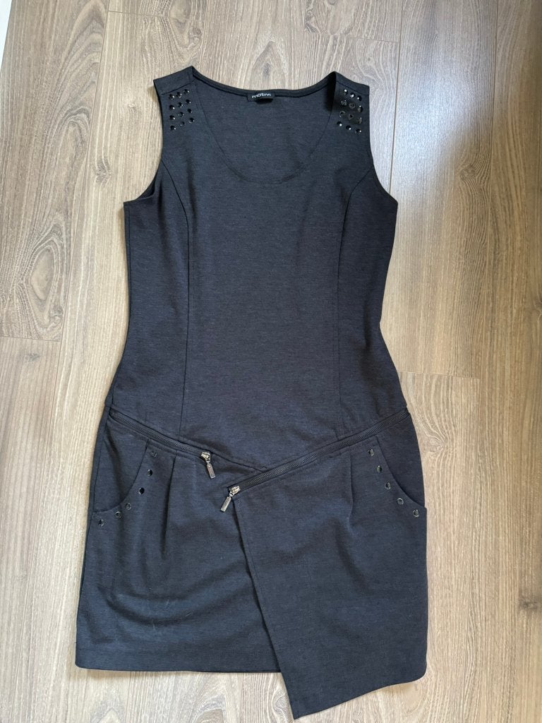 Mötivi Jurk met Studs en Ritsdetails - Maat M, Maat 38/40 (M), Zwart, Ophalen of Verzenden, Zo goed als nieuw