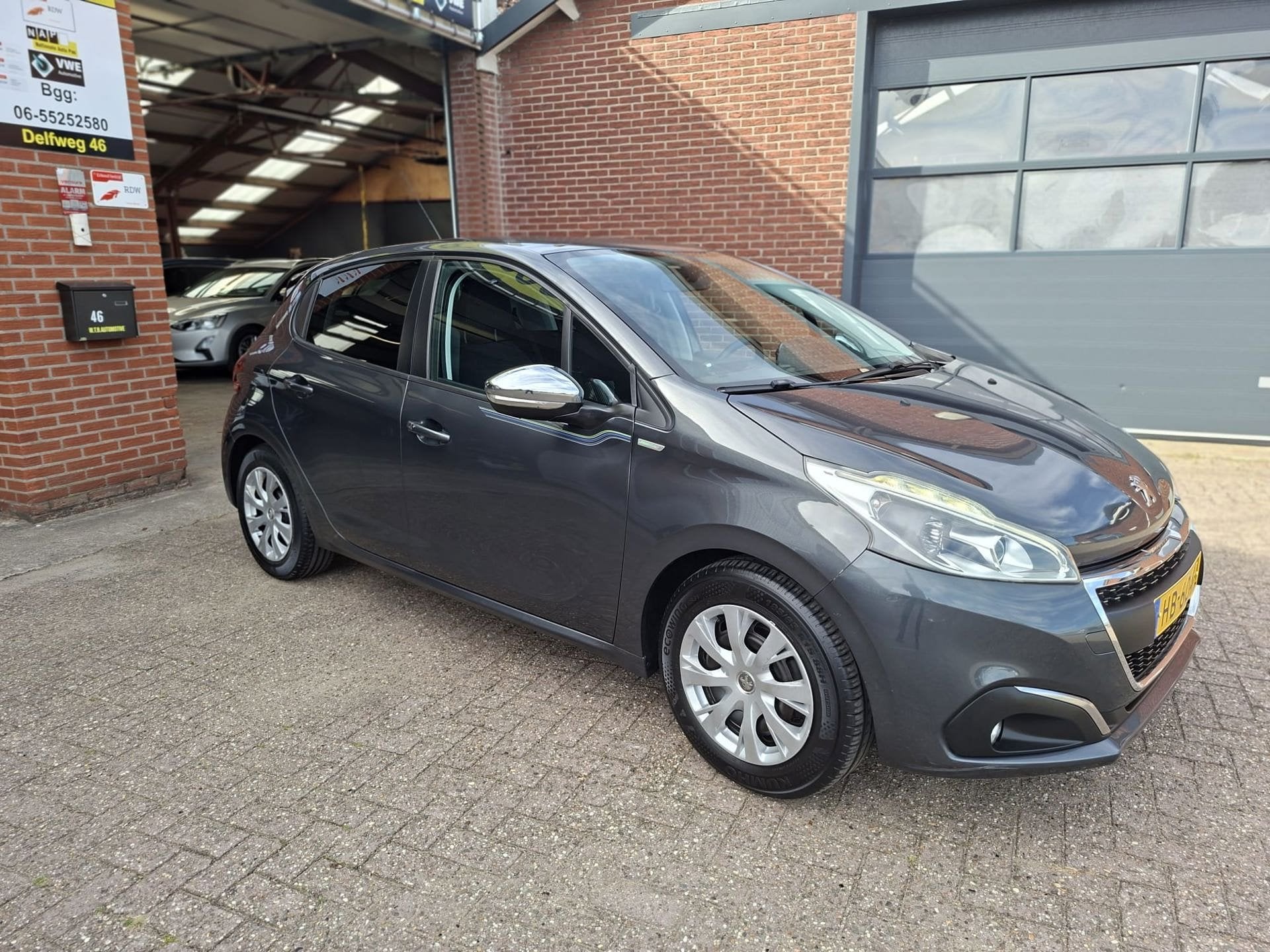 Foto 3 van Peugeot 208 1.2 PureTech Urban Soul Dealer oh. Airco, Navi