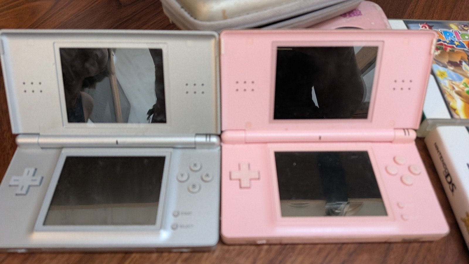 2x Nintendo DS Lite met games en accessoires, Spelcomputers en Games, Spelcomputers | Nintendo DS, Gebruikt, Overige kleuren, Ophalen of Verzenden