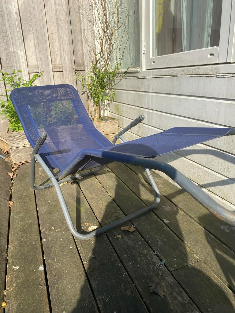 Blauwe verstelbare ligstoel voor buiten, Tuin en Terras, Ophalen, Zo goed als nieuw, Metaal, Verstelbaar