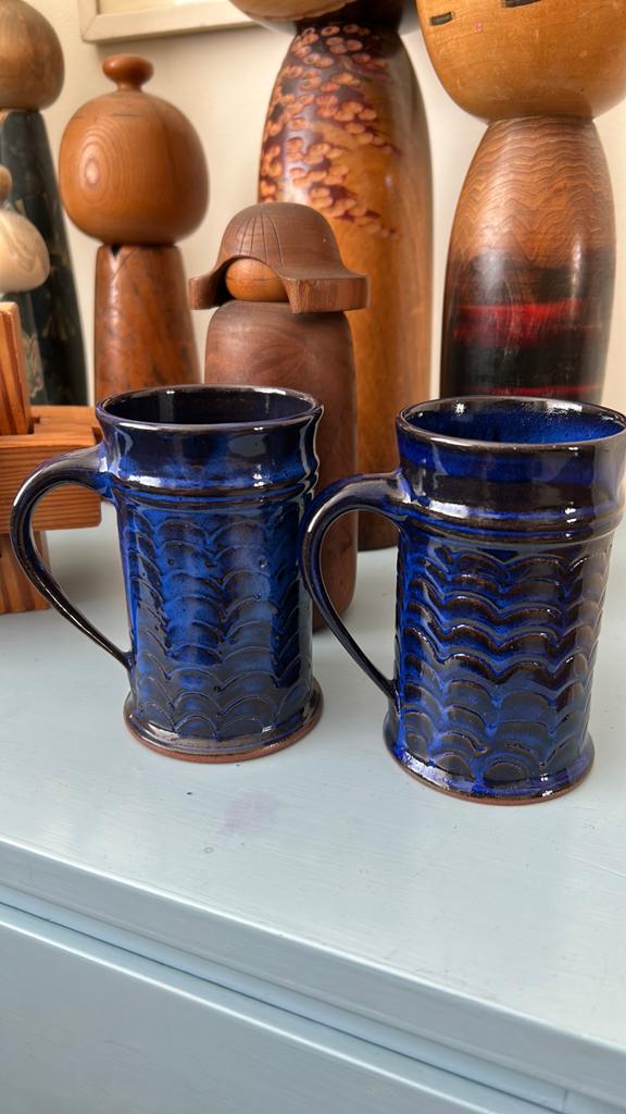 2 vintage kobaltblauwe keramiek bekers mokken, Huis en Inrichting, Keuken | Servies, Keramiek, Ophalen of Verzenden, Zo goed als nieuw