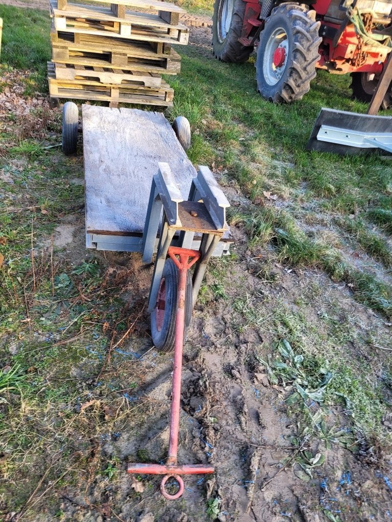 3 wielige kar, Ophalen, 100 tot 250 cm, Appelboom, Lente