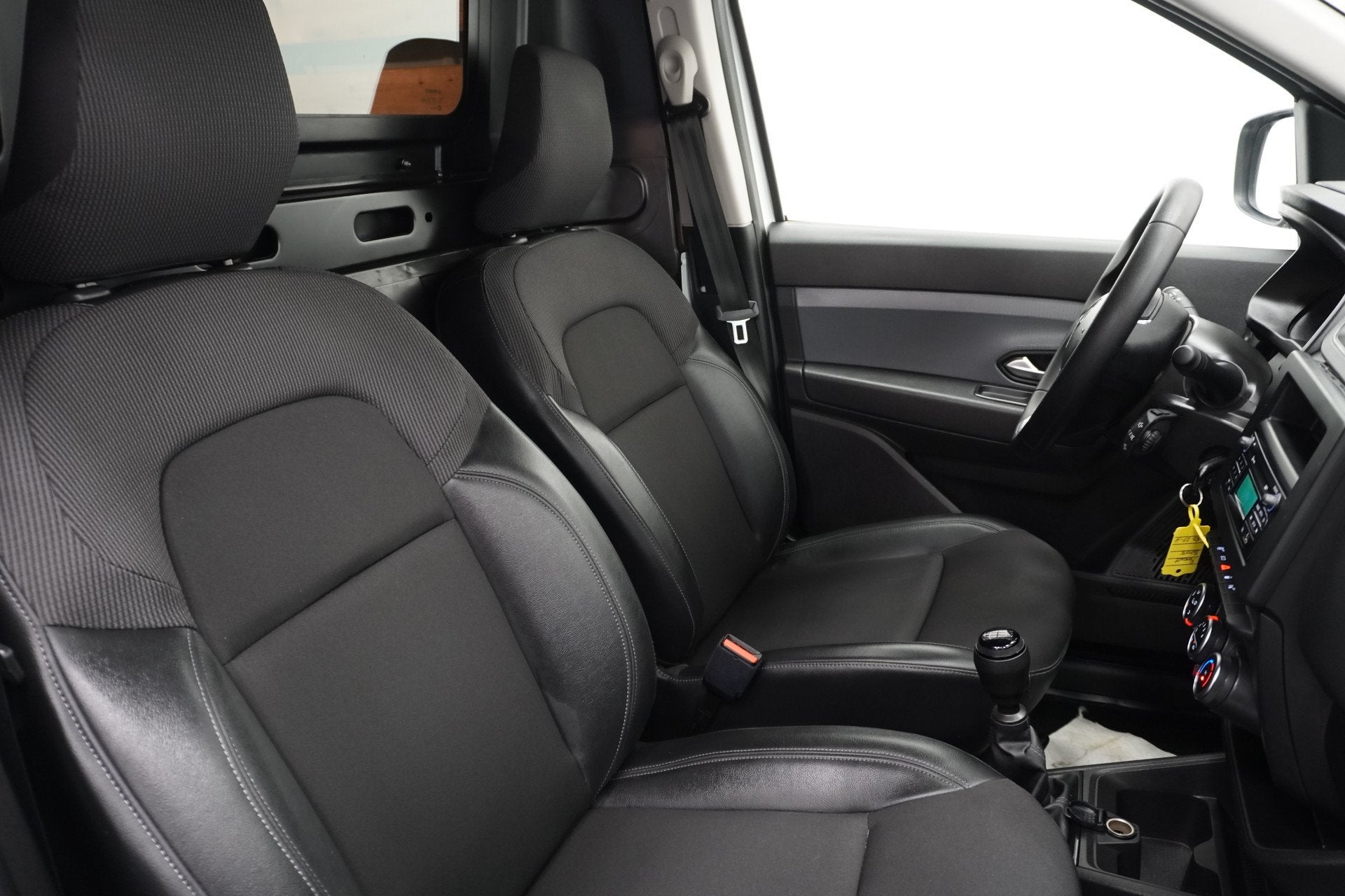 Renault Express 1.5 dCi EURO 6 - Airco - Cruise - PDC - €, Voorwielaandrijving, Stof, Gebruikt, Renault