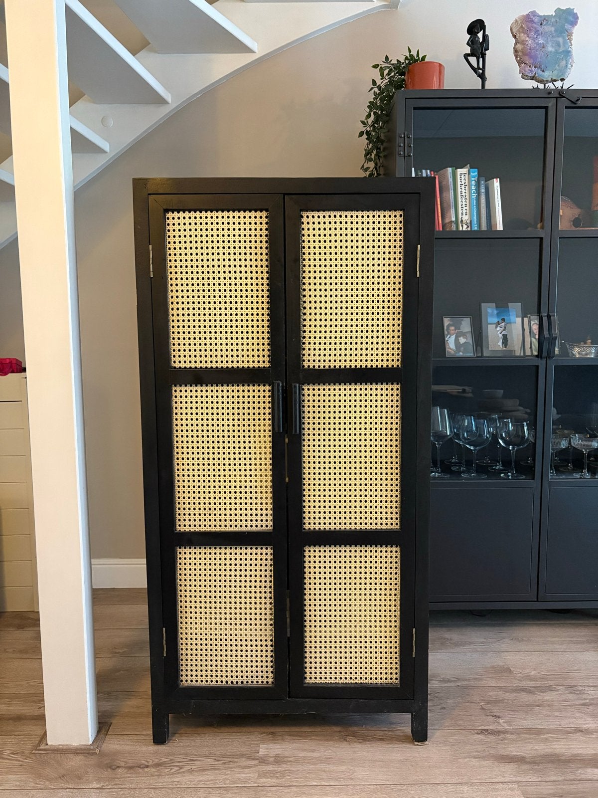 Zwart rotan kastje - Xenos - 140x70x40, Ophalen, Gebruikt