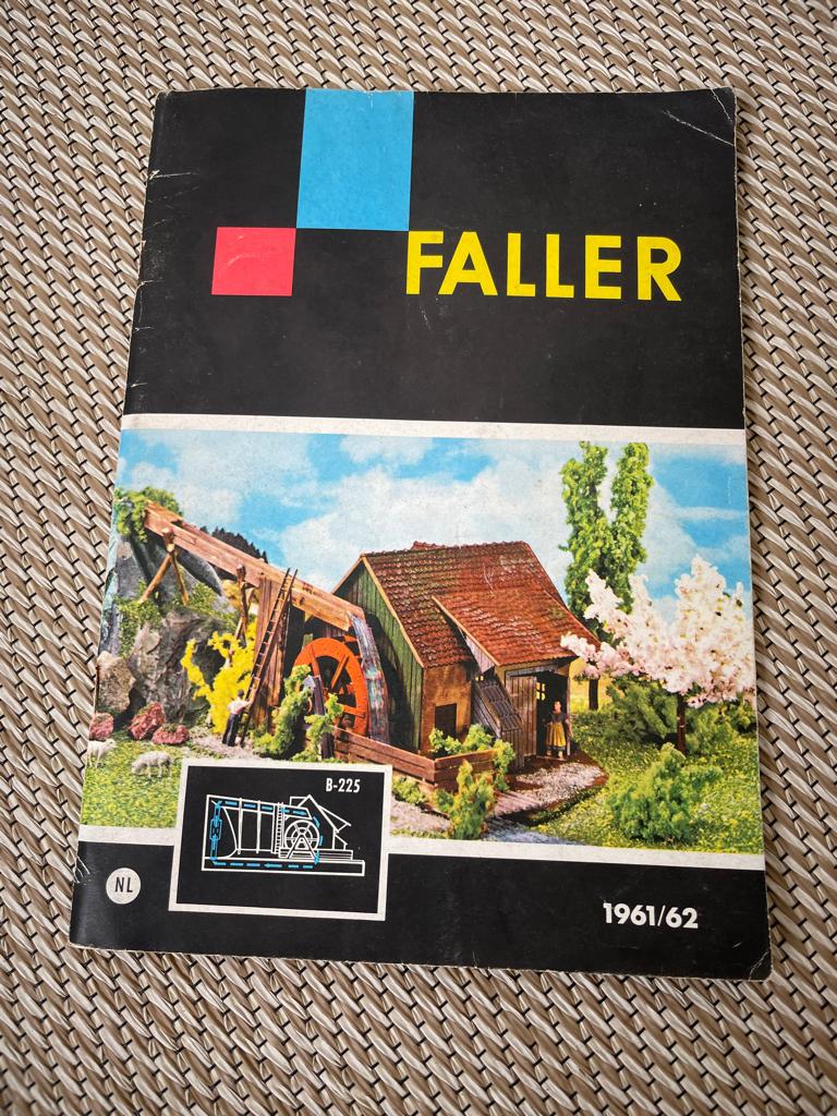 Faller boekje catalogus 1961/62, Overige merken, Gebruikt, Gelijkstroom of Wisselstroom, Boek, Tijdschrift of Catalogus
