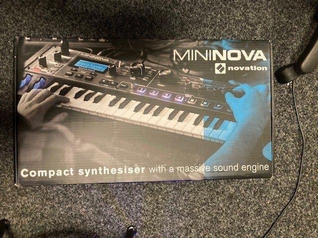 Novation mininova synthesizer, Muziek en Instrumenten, 49 toetsen, Novation, Ophalen of Verzenden, Zo goed als nieuw