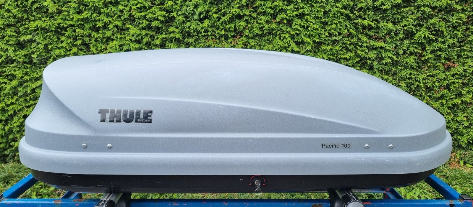 Thule Pacific 100 bagagebox, Ophalen